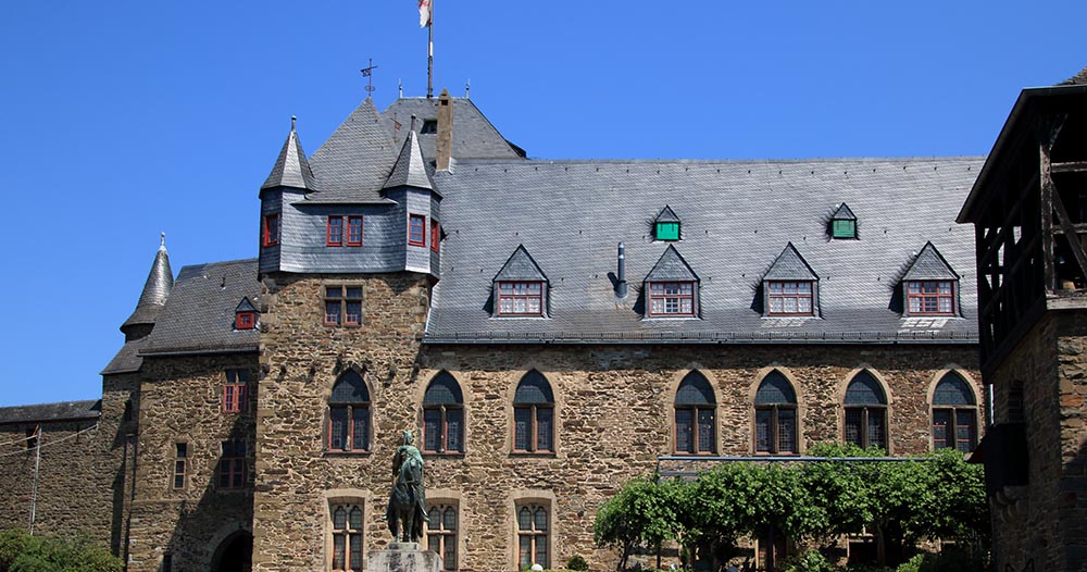 Schloss Burg an der Wupper, Deutschland -  mitifoto (Adobe Stock: 86380974)